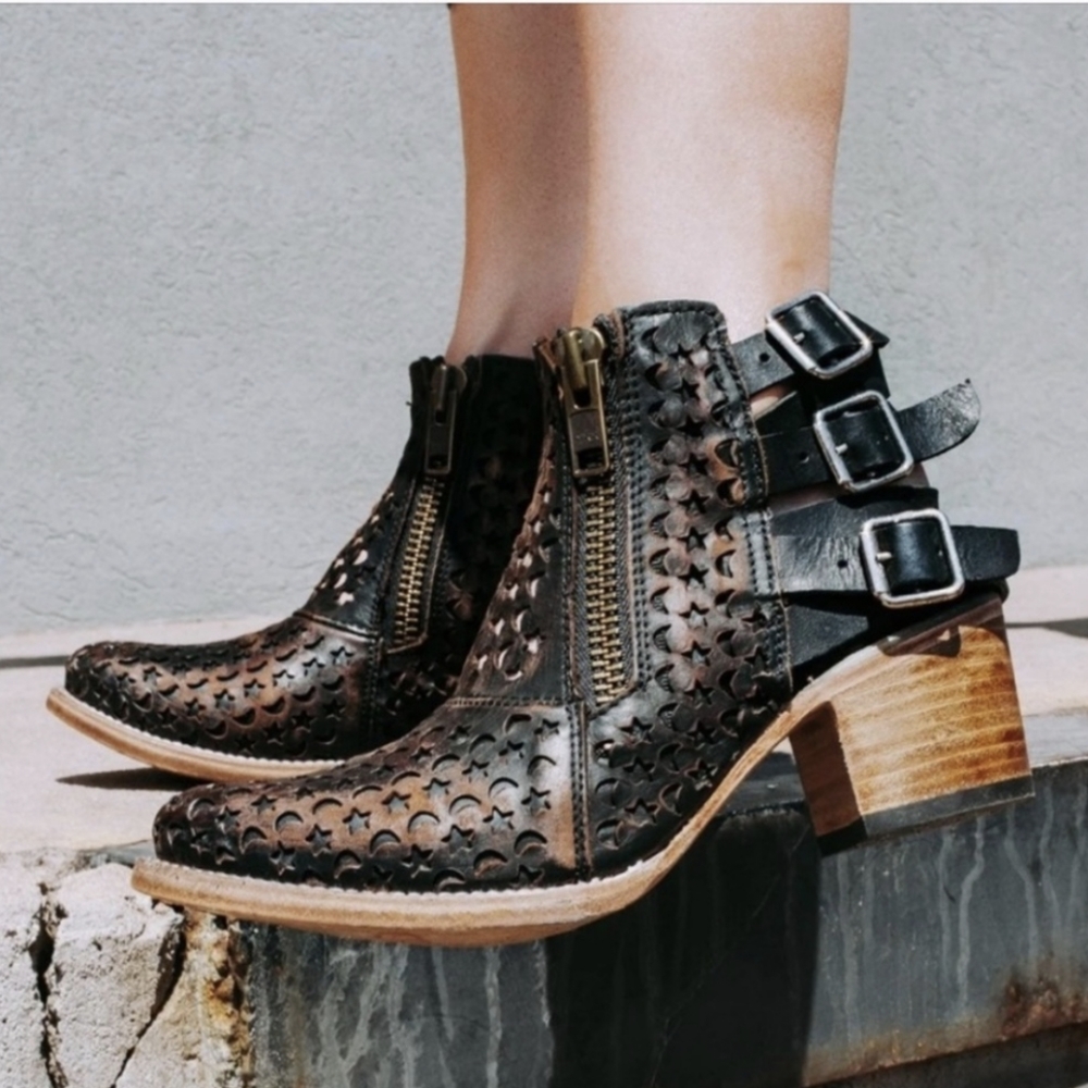 FreeBird DAHLIA Brown Dahlia Star/ Moon Cutout Boots size 9
